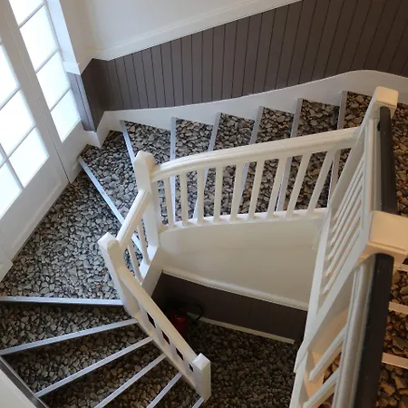 Les Terrasses Poulard Отель