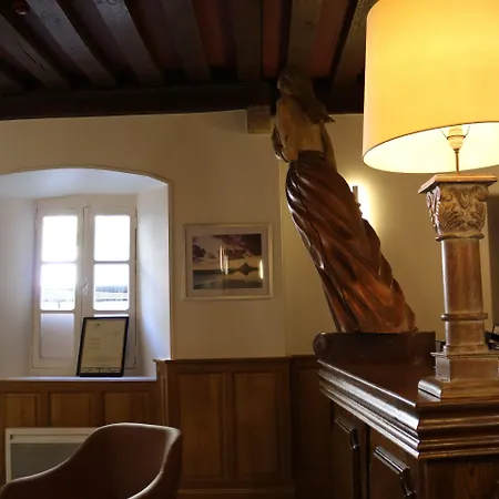 Les Terrasses Poulard Отель