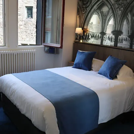 Отель Les Terrasses Poulard 3*