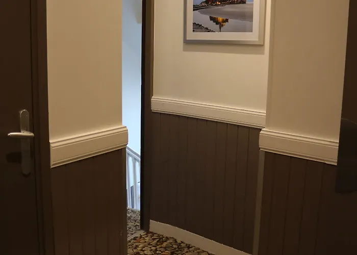 Hotel La Confiance 3*