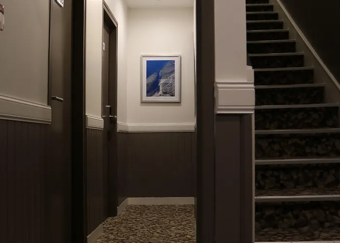 Hotel La Confiance 3*