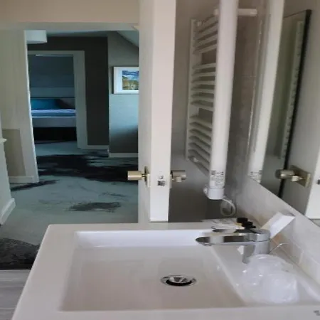 La Confiance Hotel