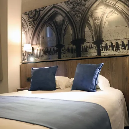 ホテル La Confiance 3*