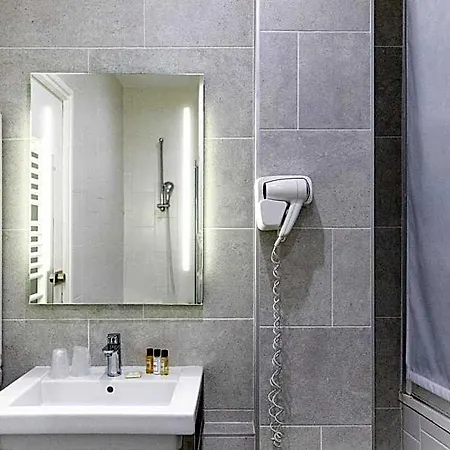 La Confiance Hotel